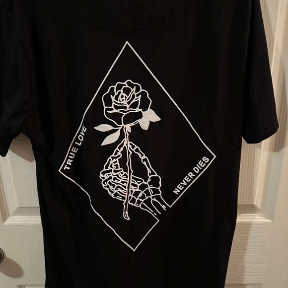 large - Picture 3 of 3